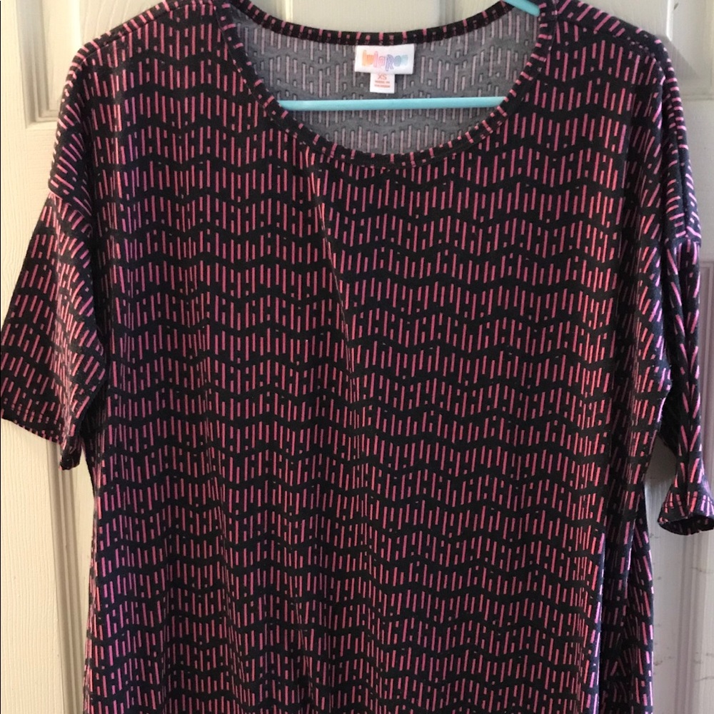 Woman’s LuLaRoe Top. Worn only twice.
